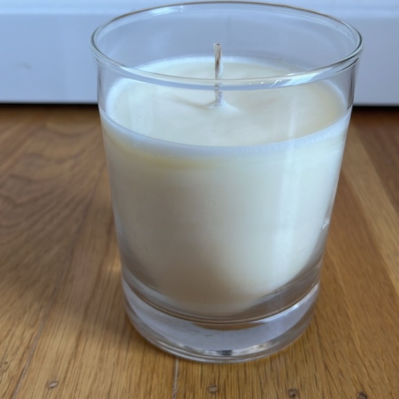 Williams Sonoma Fleur De Sel scented candle - Picture 3 of 5